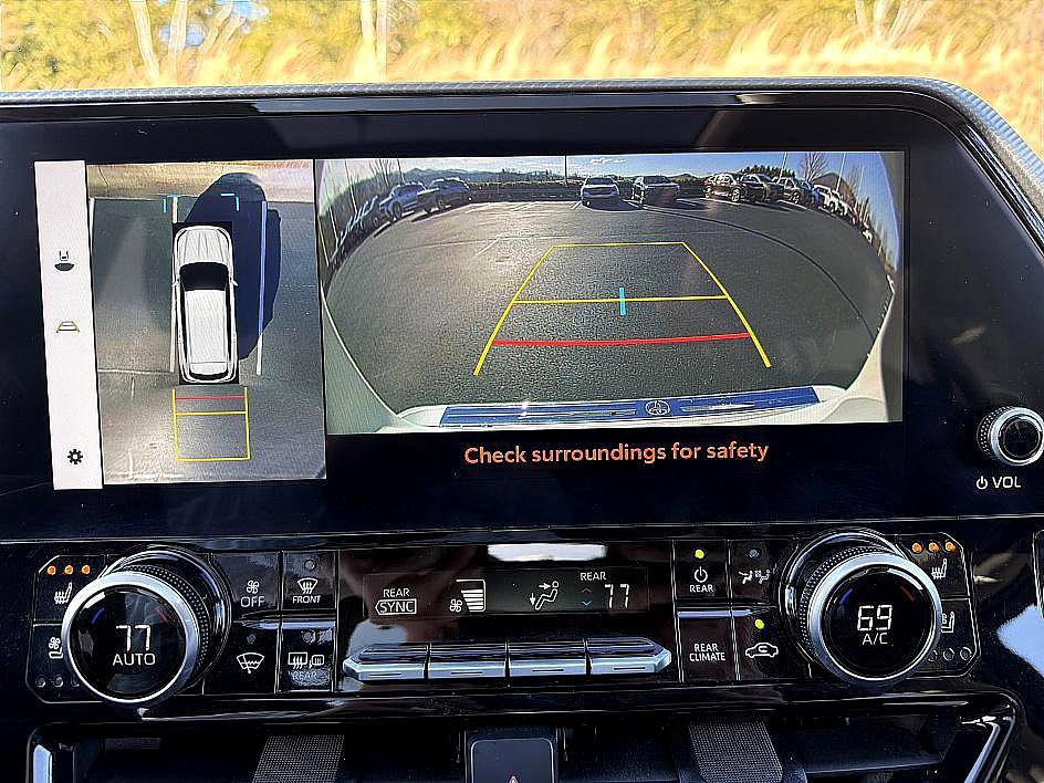 Used 2024 Toyota Highlander Platinum image 15