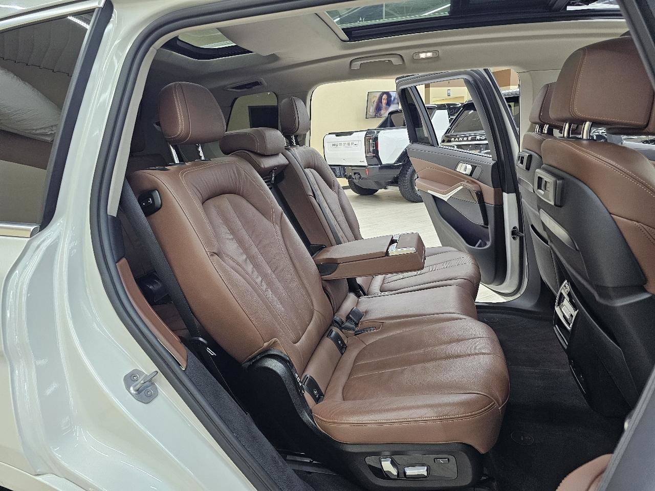 Used 2019 BMW X7 xDrive40i w/ Premium Package AWD/4WD image 24