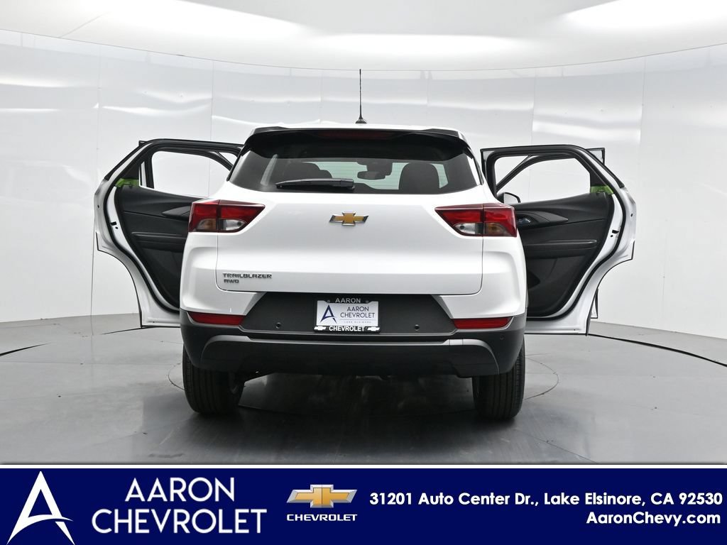 New 2026 Chevrolet TrailBlazer LS w/ LPO, Blackout Package AWD/4WD image 46