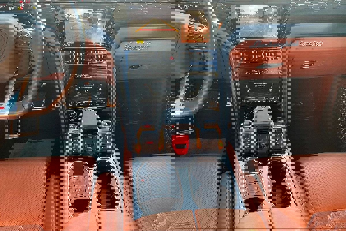 Used 2022 Lamborghini Urus image 10