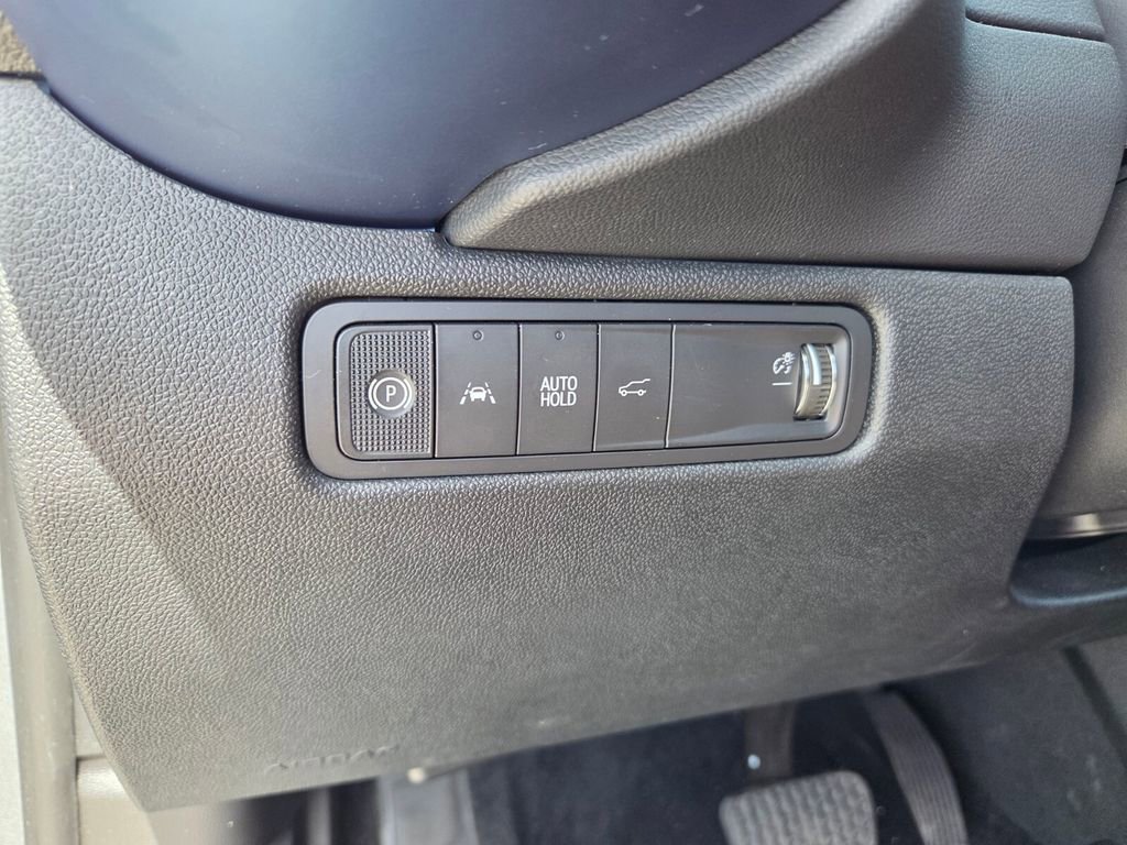 Certified 2025 Chevrolet Equinox EV LT w/ Convenience Package image 22