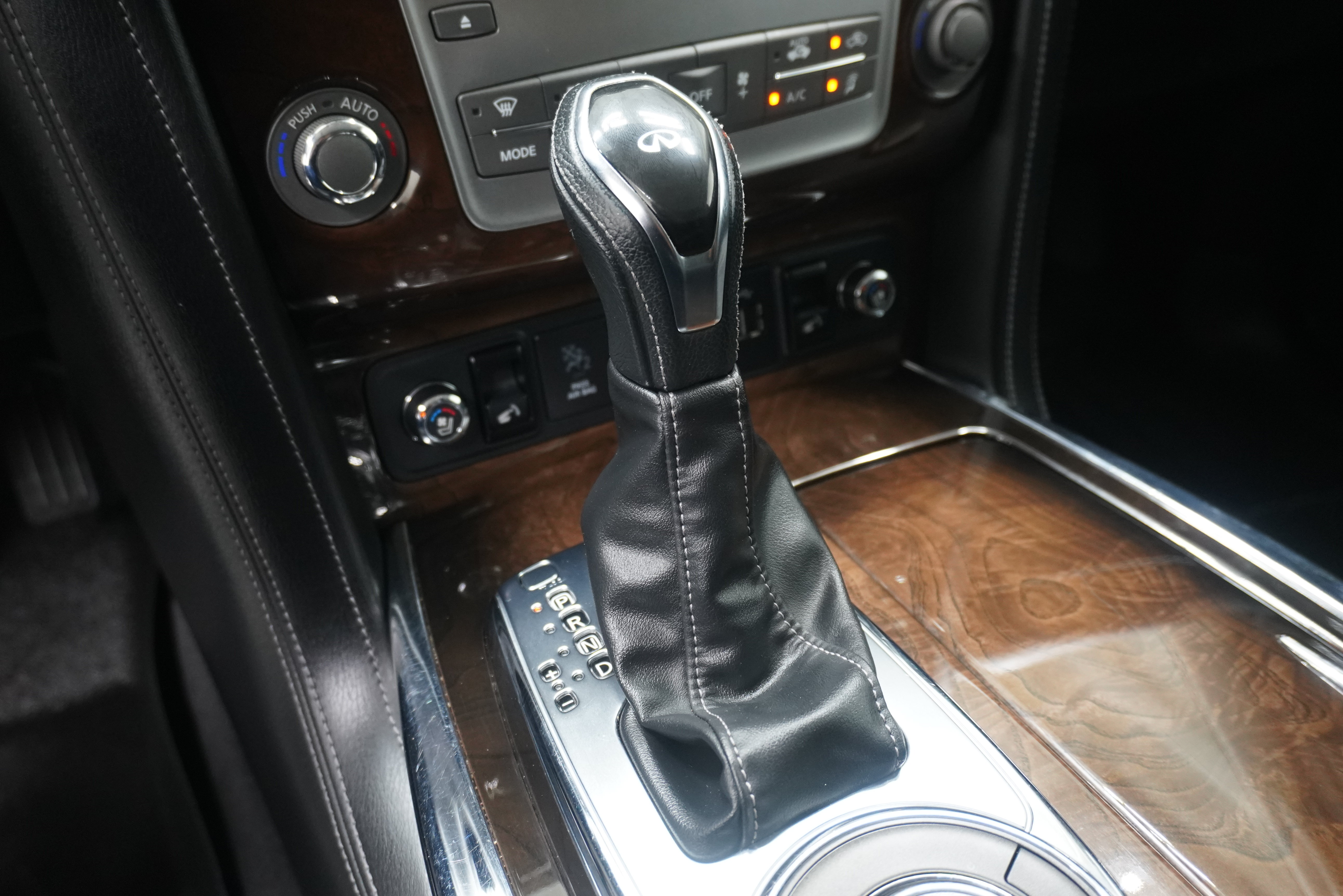 Used 2018 INFINITI QX80 2WD w/ Deluxe Technology Package image 25
