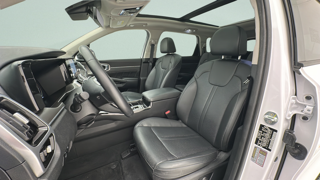 Used 2023 Kia Sorento SX AWD/4WD image 14