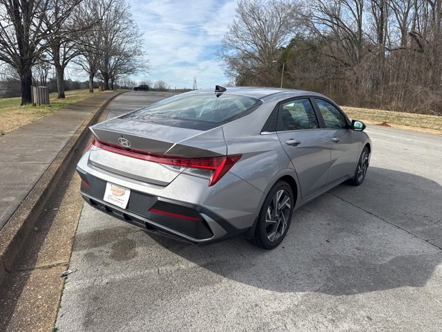 Used 2025 Hyundai Elantra SEL image 7