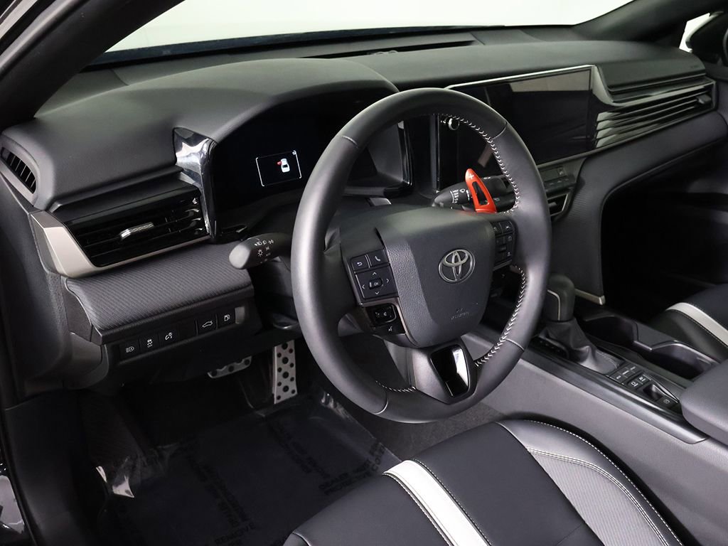 Used 2025 Toyota Camry SE FWD image 27