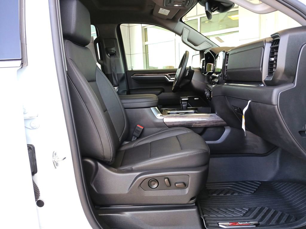 Used 2025 Chevrolet Silverado 1500 LTZ image 29