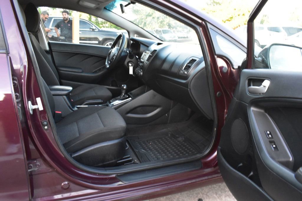 Used 2018 Kia Forte LX image 16