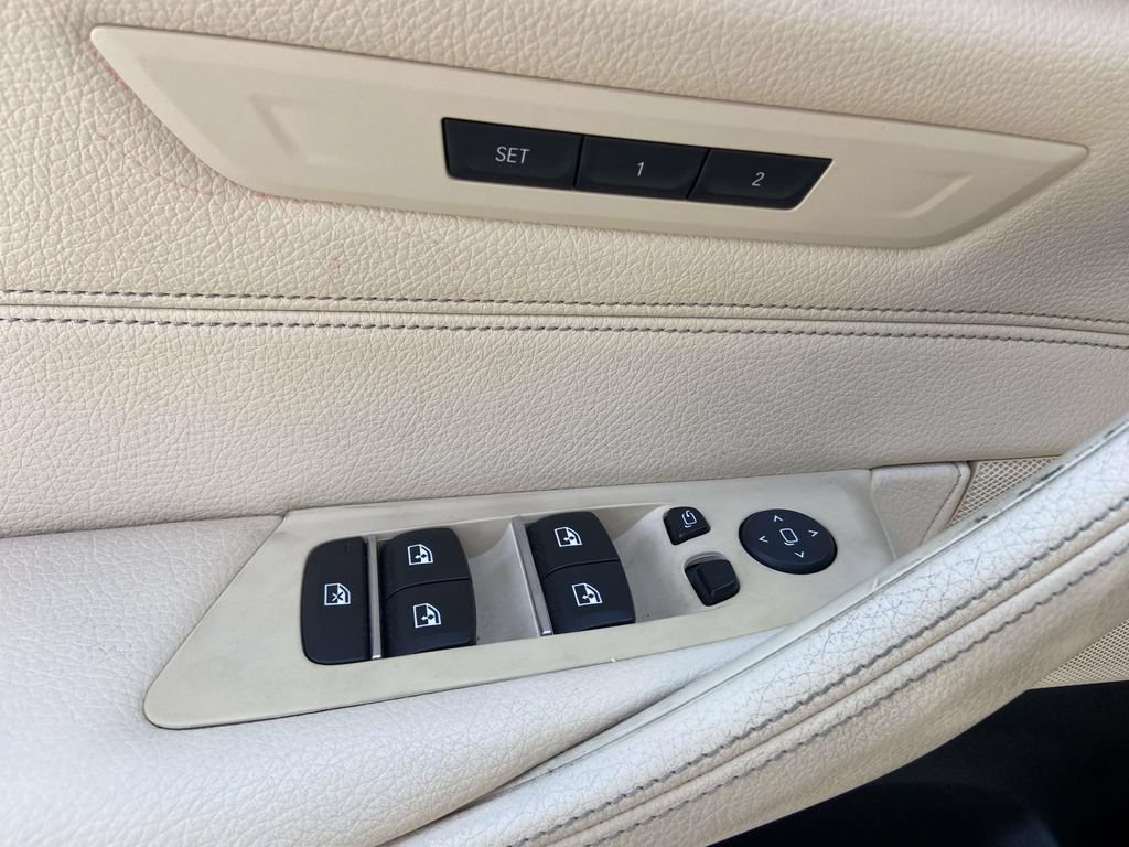 Used 2019 BMW 540i w/ Convenience Package RWD image 12