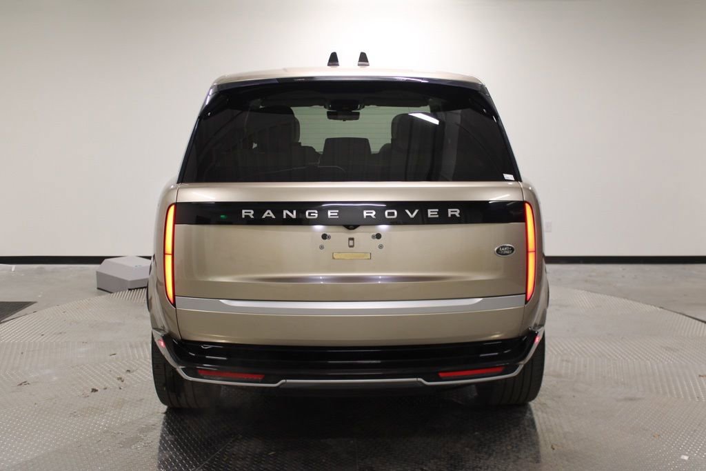 Used 2023 Land Rover Range Rover Autobiography image 6