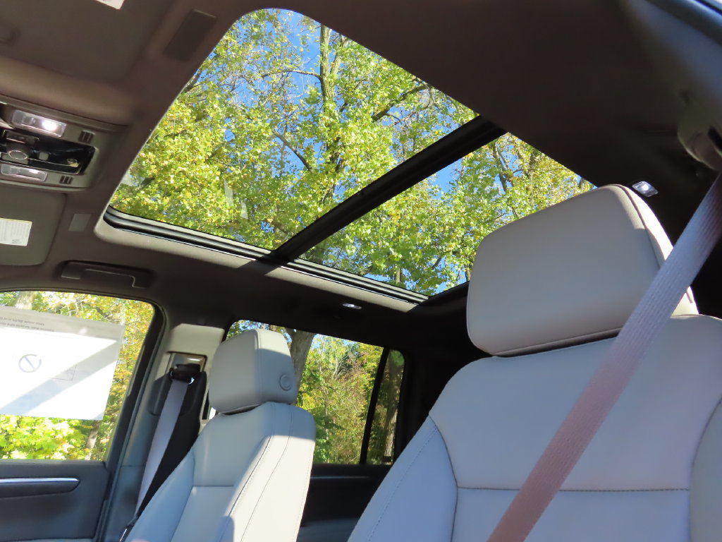 New 2027 Chevrolet Suburban LT w/ Comfort Package AWD/4WD image 7