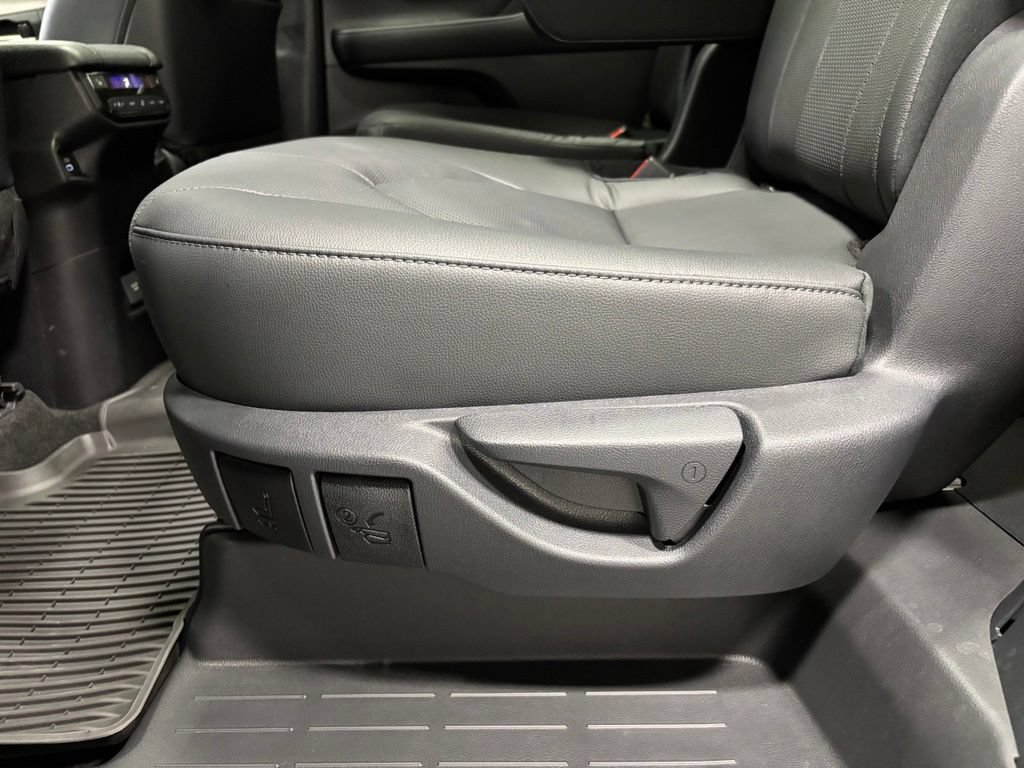 Used 2026 Toyota Grand Highlander AWD image 48