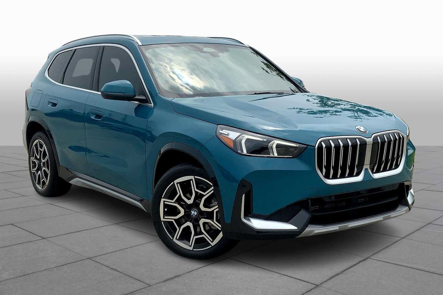 New 2025 BMW X1 xDrive28i w/ Convenience Package AWD/4WD image 2