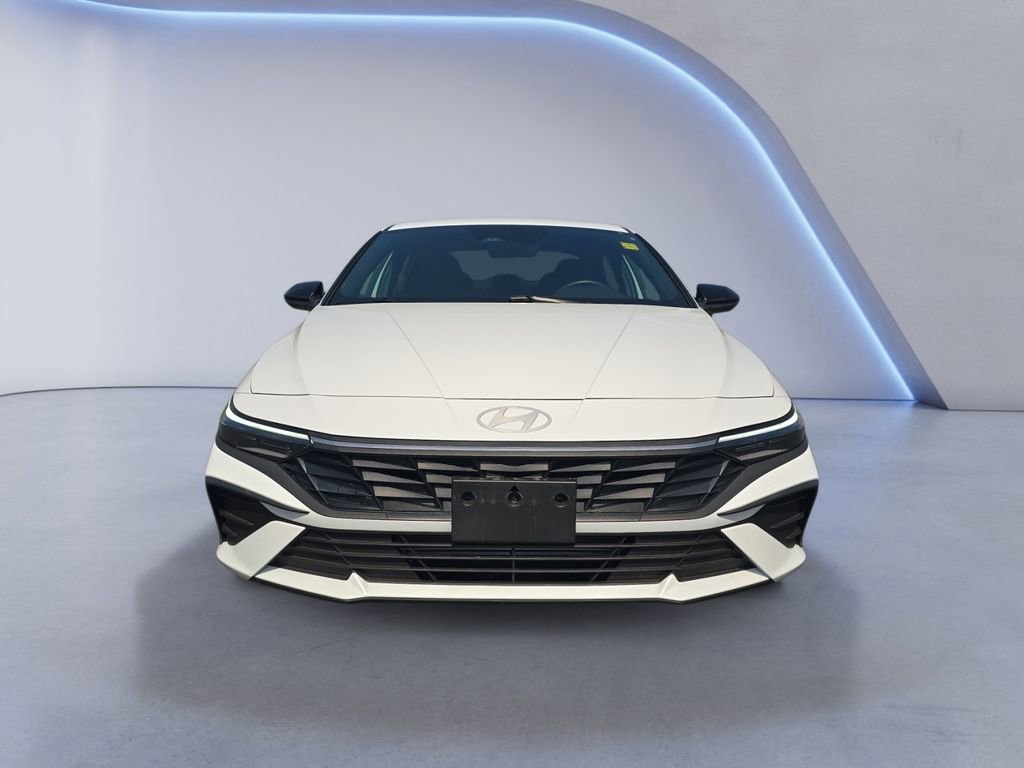 Used 2025 Hyundai Elantra Sport image 8