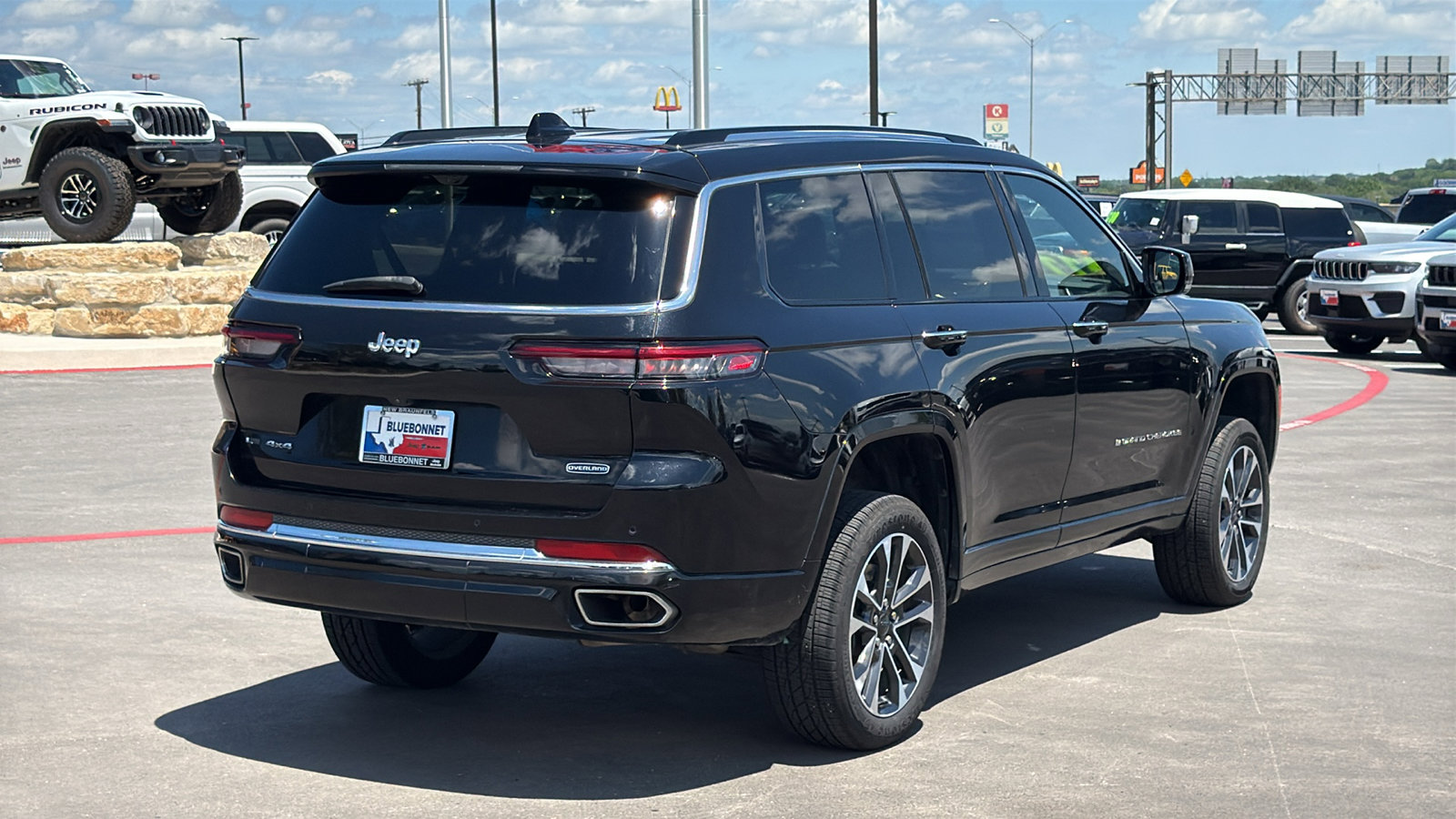 Used 2022 Jeep Grand Cherokee L Overland w/ Luxury Tech Group IV AWD/4WD image 5