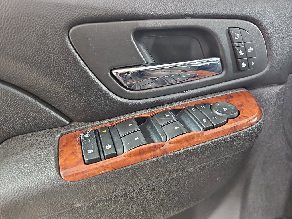 Used 2012 Chevrolet Avalanche LTZ image 34