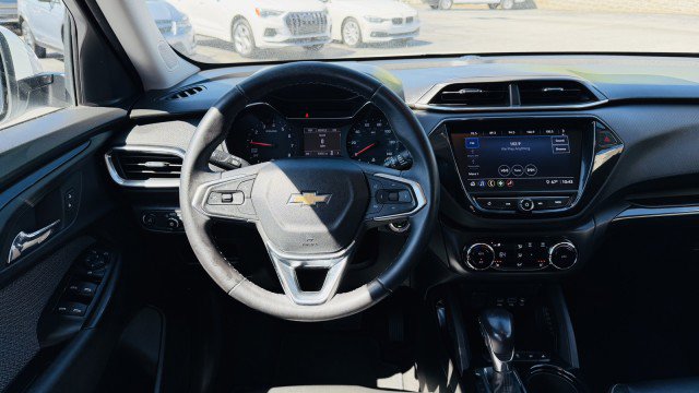 Used 2021 Chevrolet TrailBlazer LT w/ Premium Seating Package FWD image 7