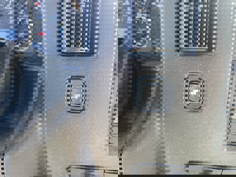 Used 2020 Chevrolet Express 3500 w/ Driver Convenience Package image 19