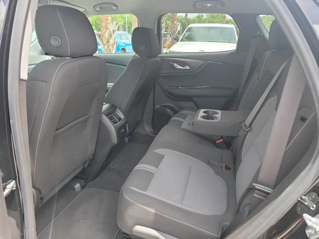 Used 2025 Chevrolet Blazer LT FWD image 17