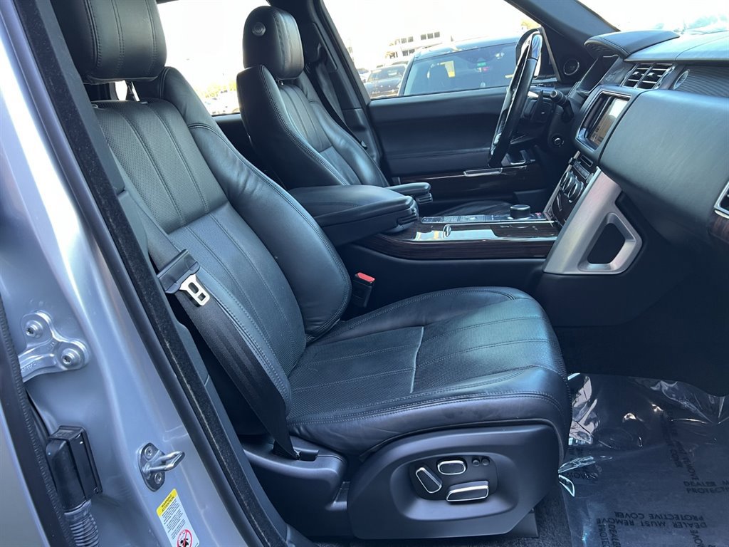 Used 2015 Land Rover Range Rover HSE image 15
