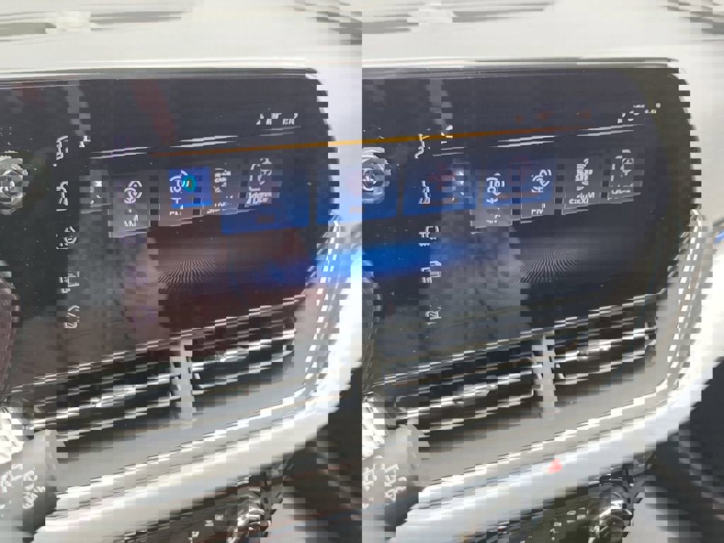 Used 2025 Chevrolet Trax LT w/ LT Convenience Package image 24