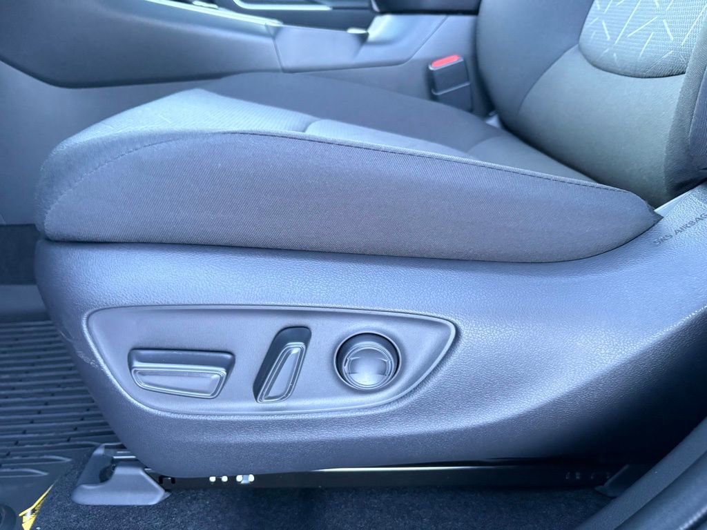 Used 2025 Toyota RAV4 XLE image 25