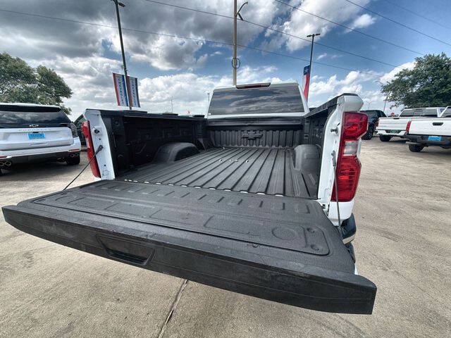 Used 2024 Chevrolet Silverado 2500 LT AWD/4WD image 25