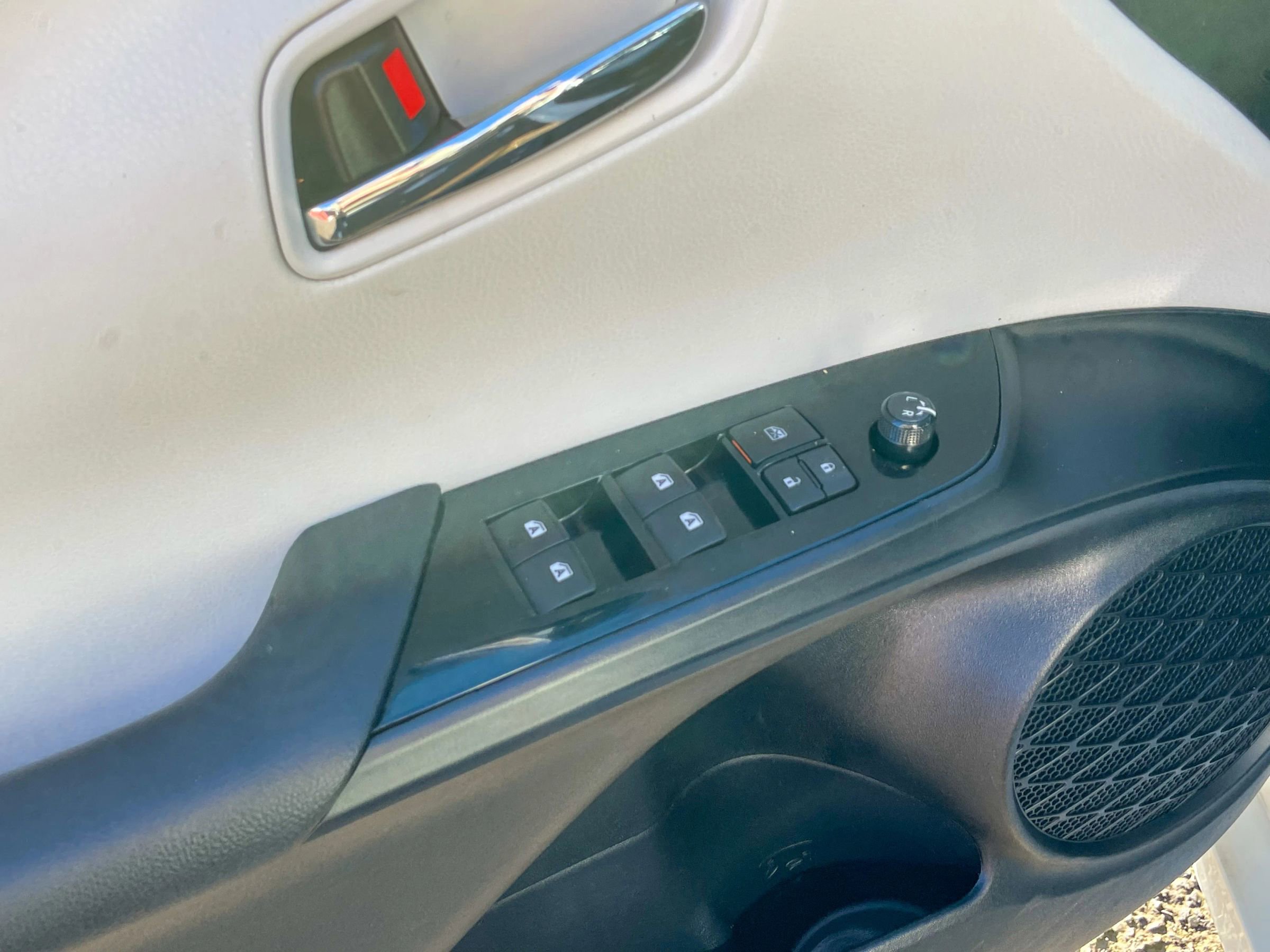 Used 2017 Toyota Prius Two w/ Carpet Mat Package image 11