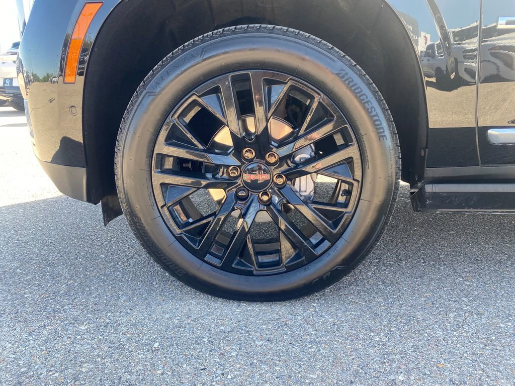 Used 2025 GMC Yukon Denali w/ Sun & Power Step Package image 29