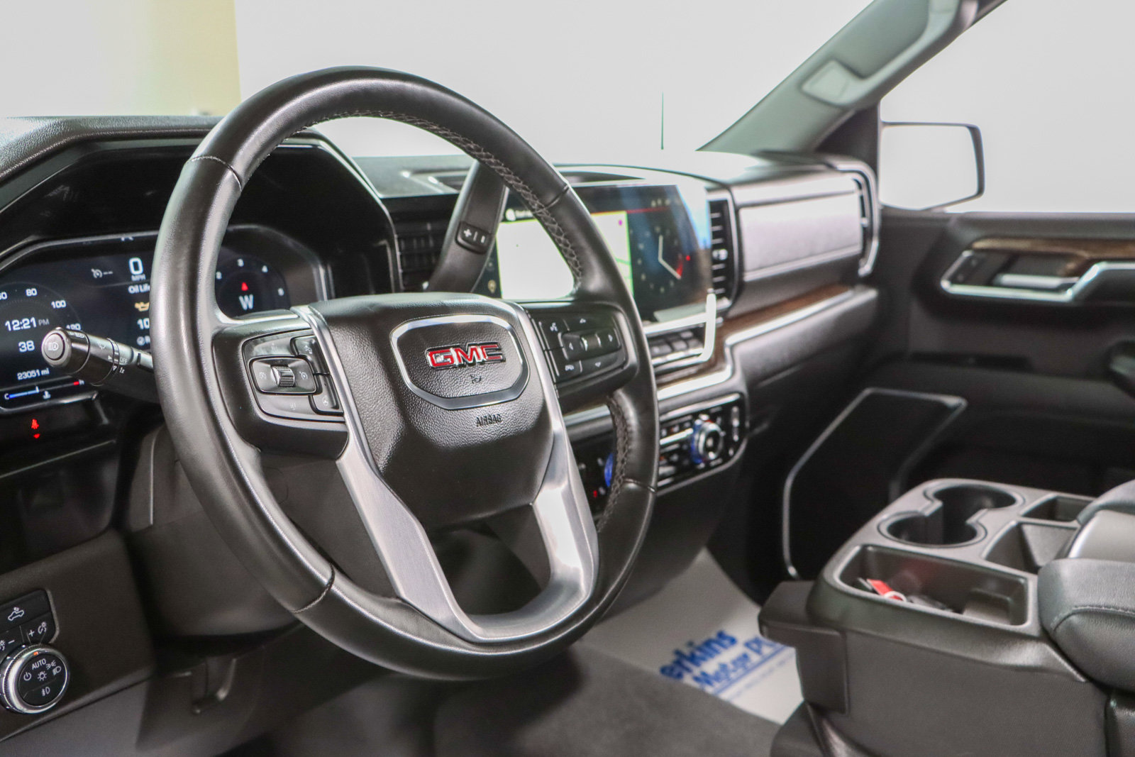 Used 2023 GMC Sierra 1500 Elevation image 24