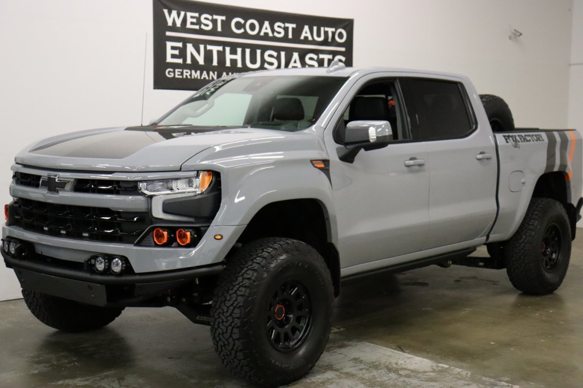 Used 2025 Chevrolet Silverado 1500 LTZ AWD/4WD image 1