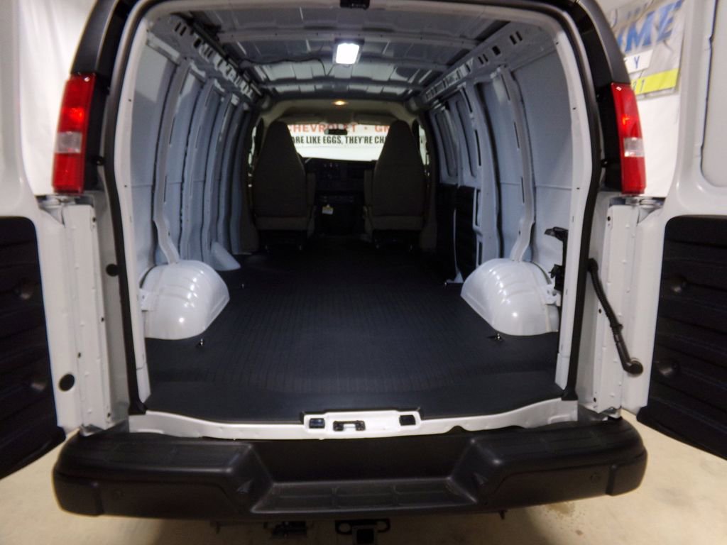 New 2025 GMC Savana 2500 w/ Driver Convenience Package image 19