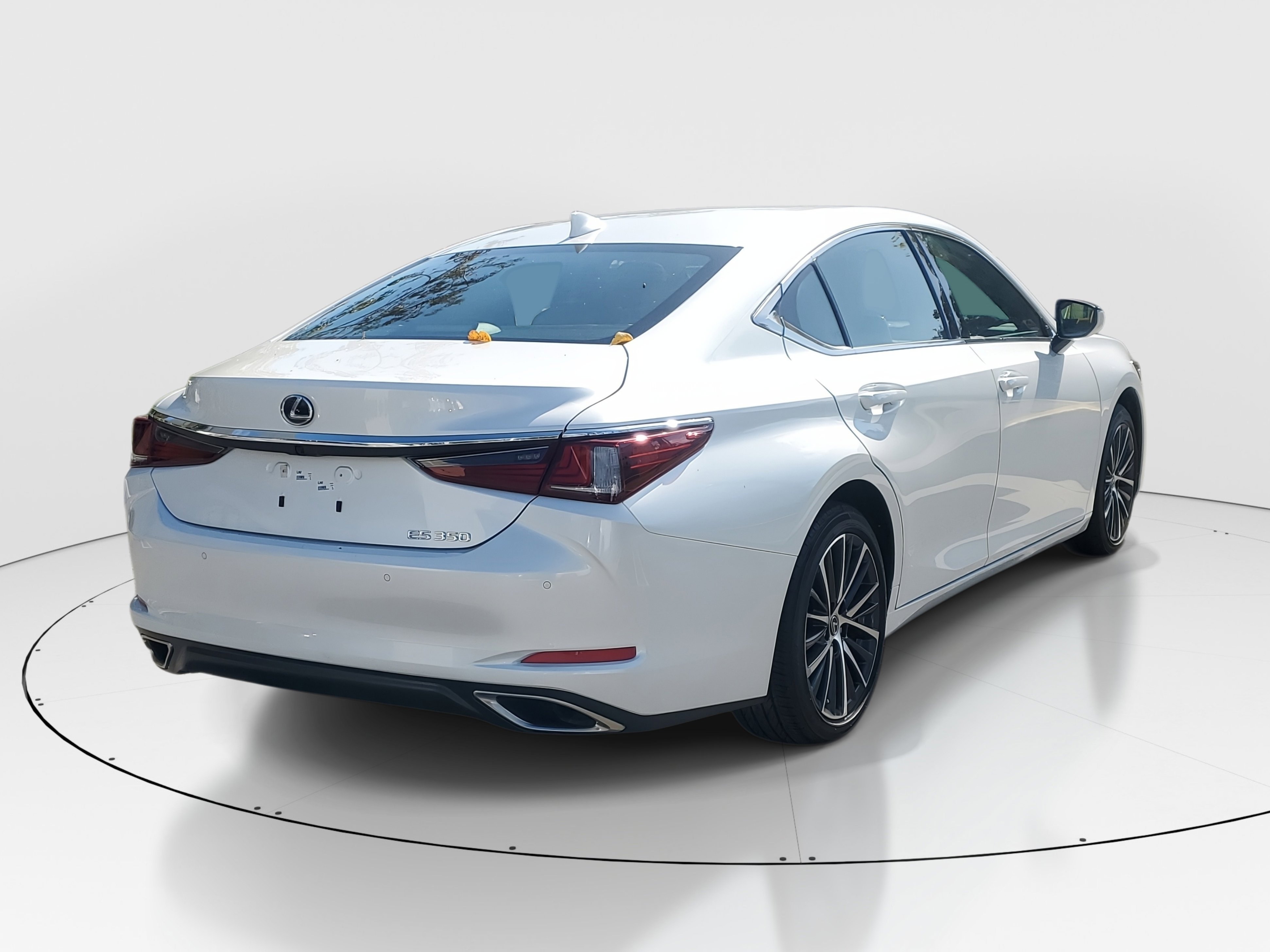 Used 2025 Lexus ES 350 w/ Premium Package image 7