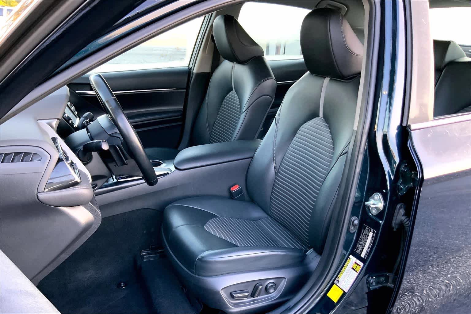 Used 2020 Toyota Camry SE image 8