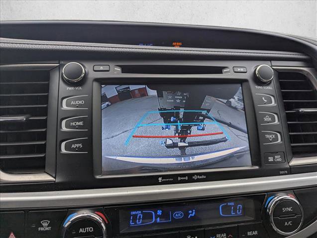 Used 2018 Toyota Highlander XLE FWD image 18