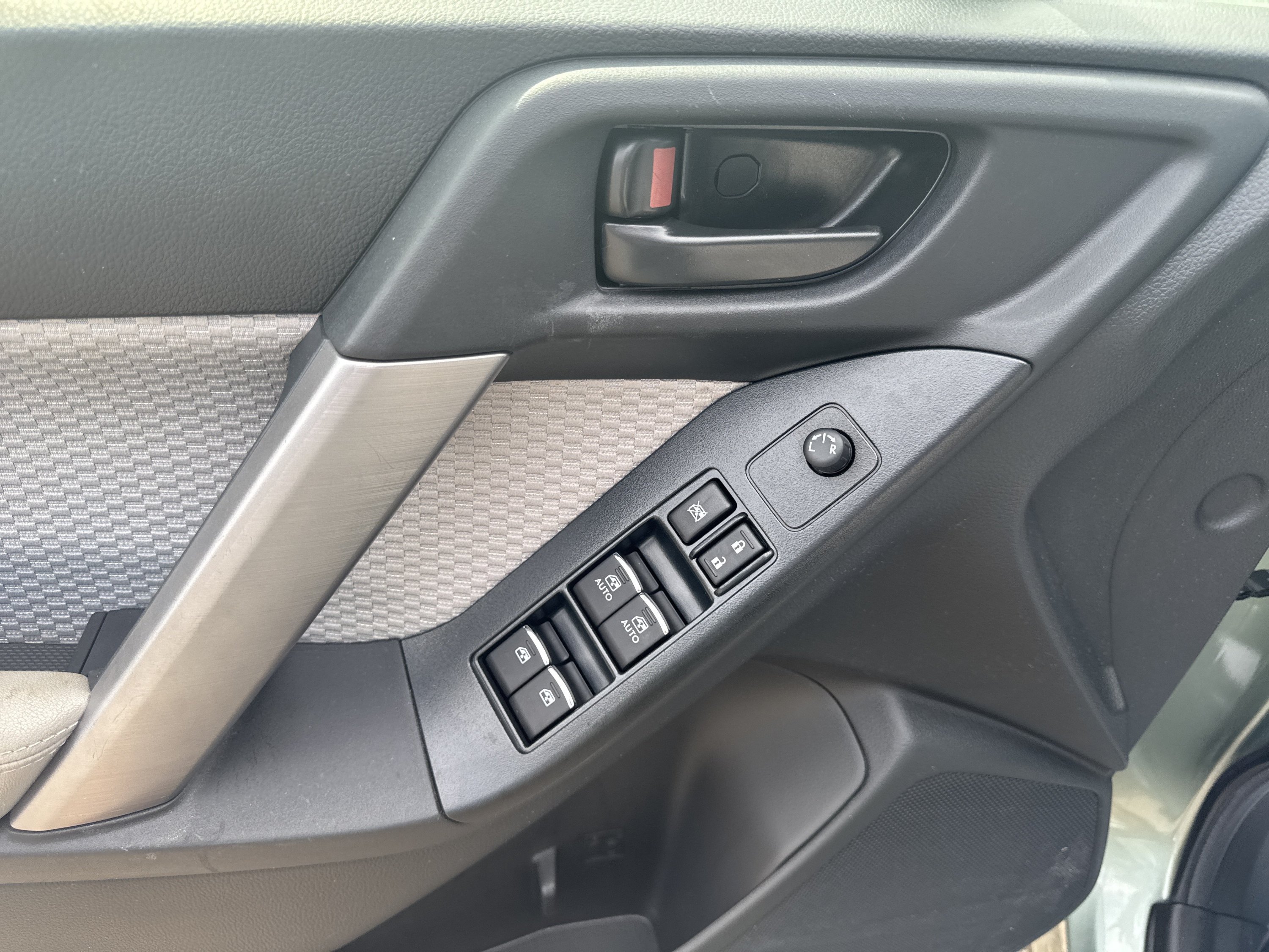 Used 2018 Subaru Forester 2.5i Premium AWD/4WD image 12