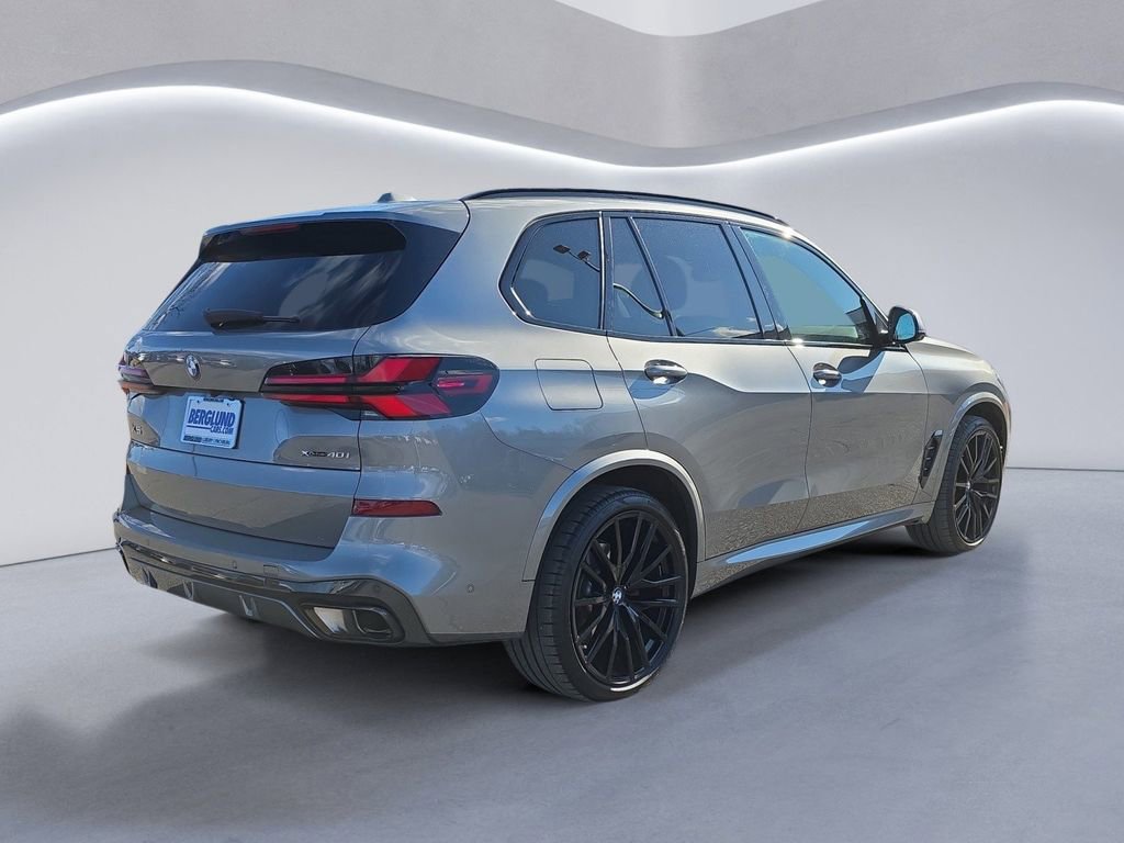 Used 2025 BMW X5 xDrive40i w/ M Sport Package image 4