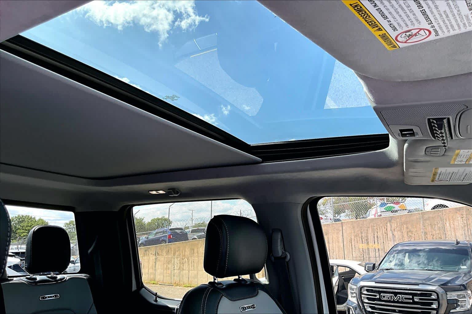 Used 2022 Ford F450 Limited w/ FX4 Off-Road Package AWD/4WD image 14