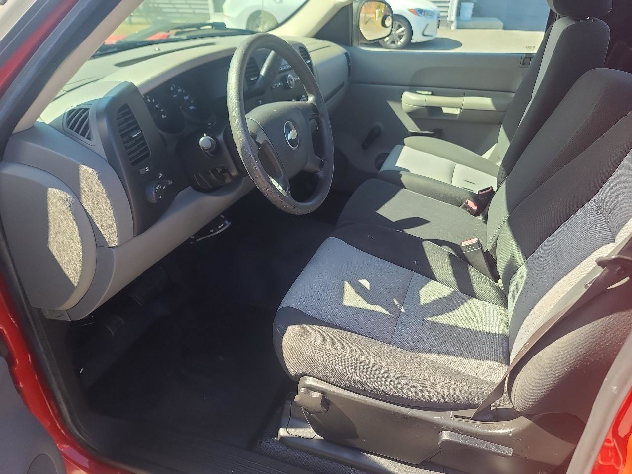 Used 2008 Chevrolet Silverado 1500 W/T RWD image 10