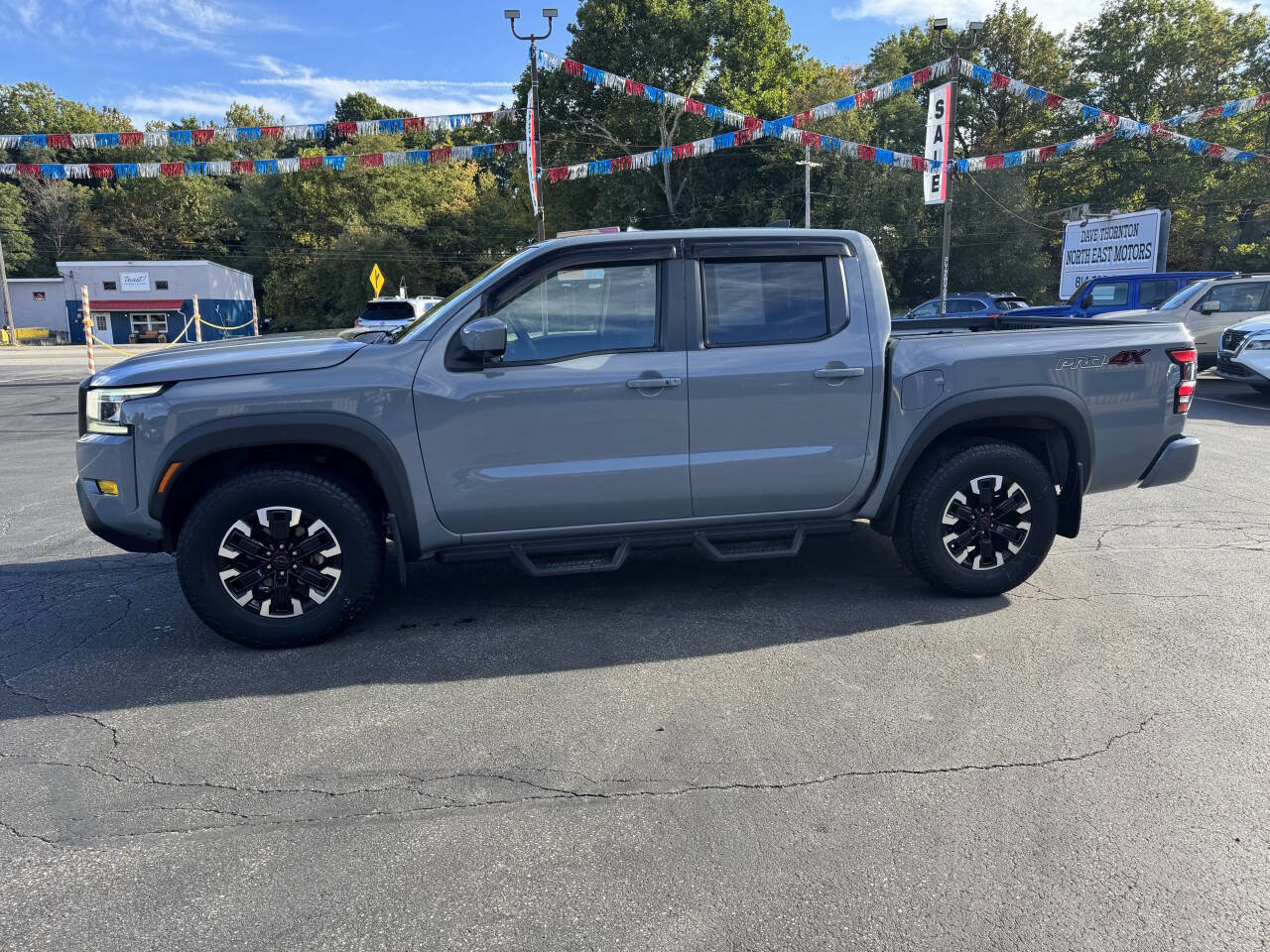 Used 2022 Nissan Frontier PRO-4X image 7