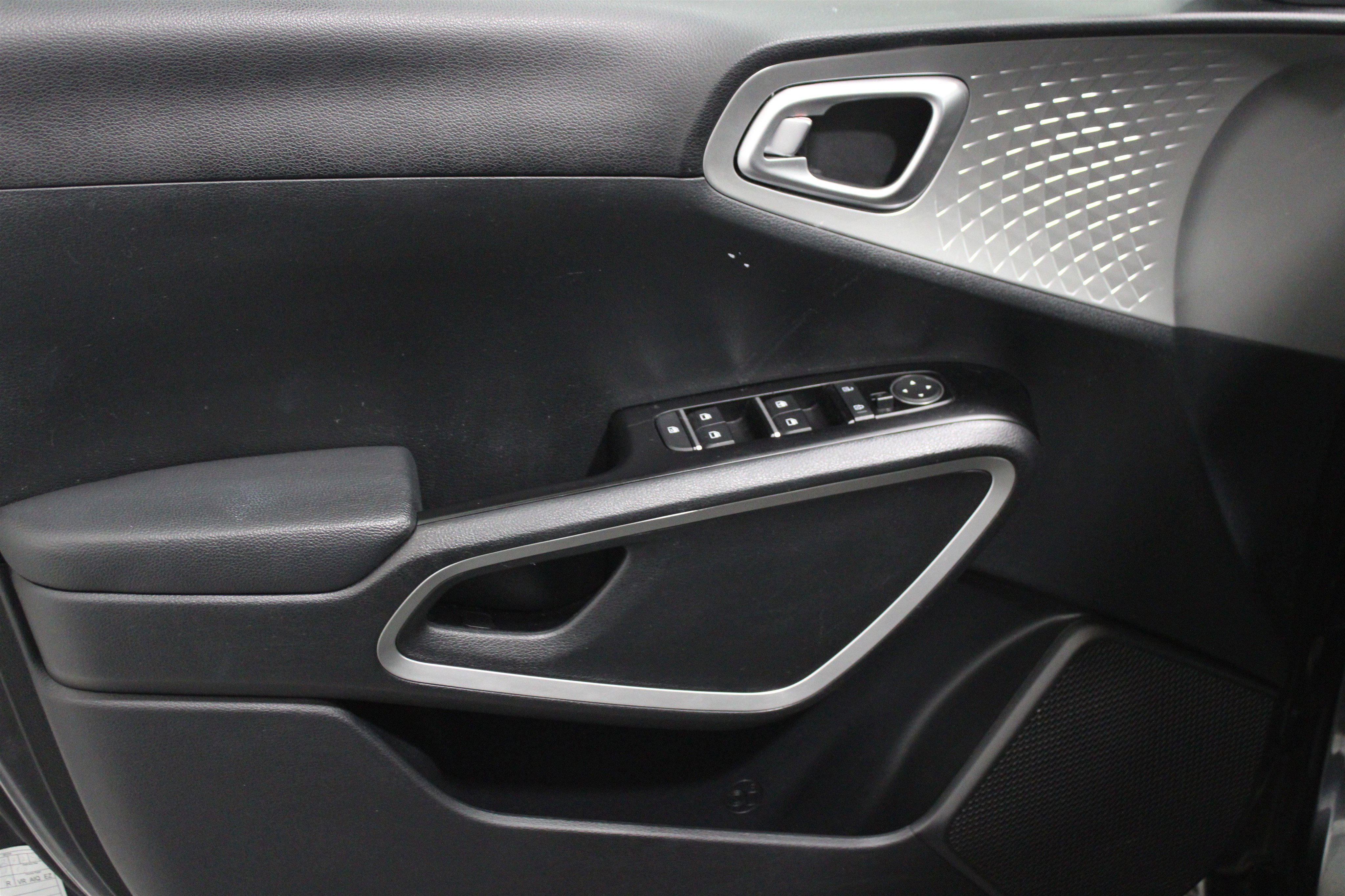 Used 2023 Kia Soul LX w/ Option Group 015 image 3