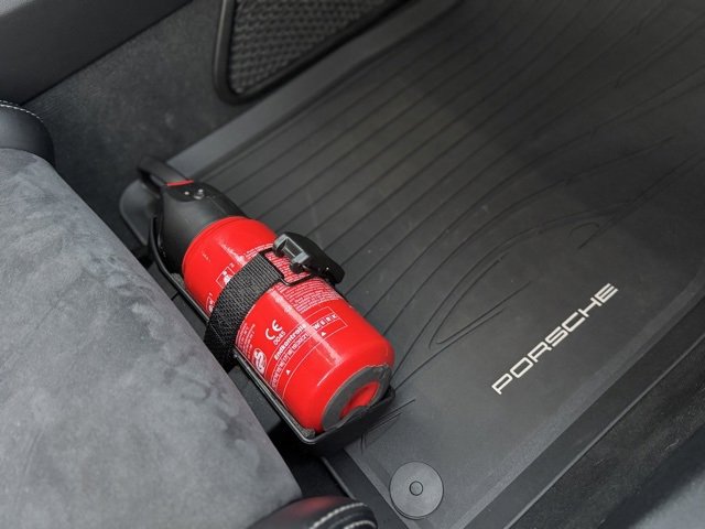 Used 2016 Porsche Cayman GT4 w/ Sport Chrono Package image 31