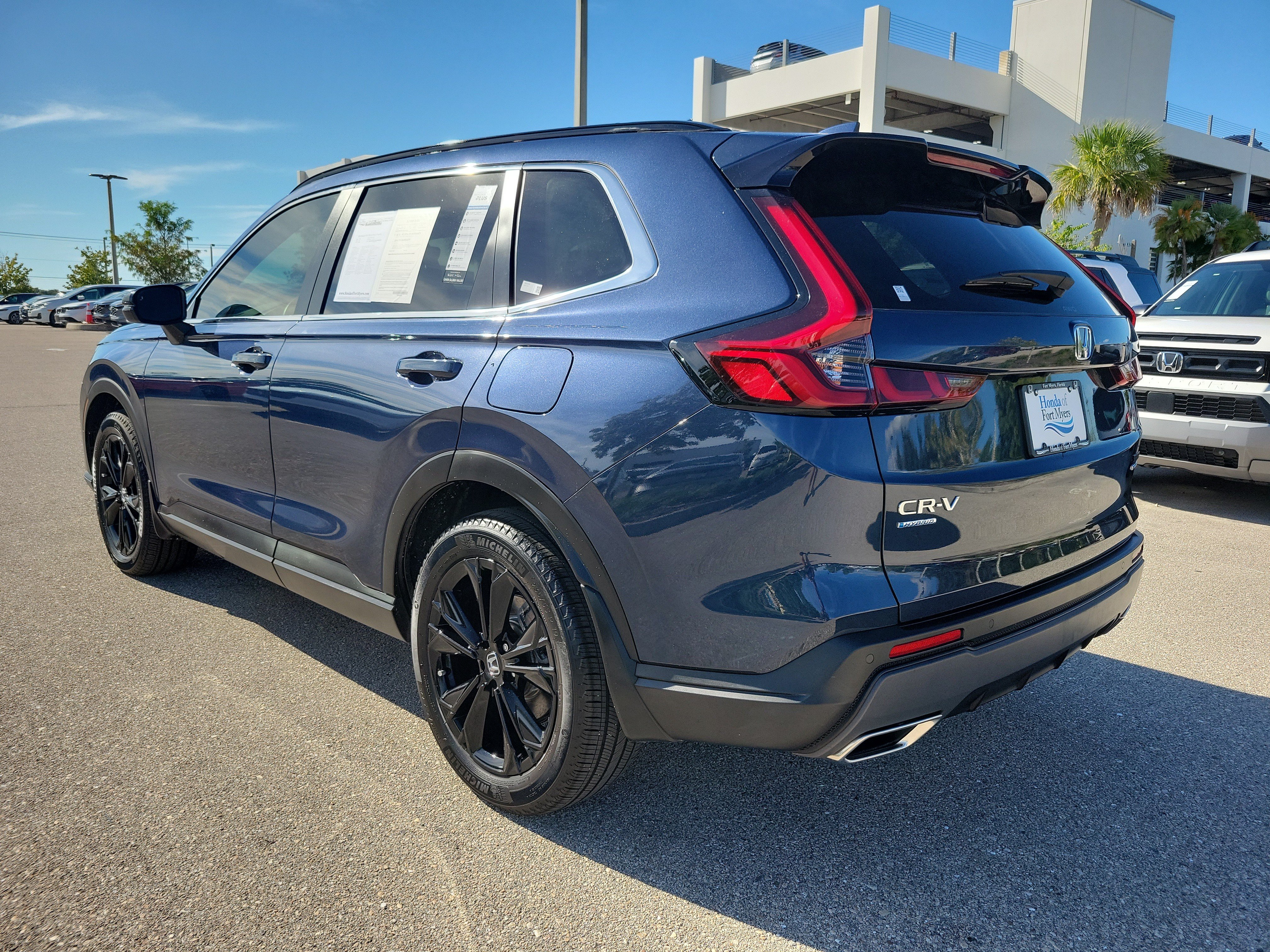 Used 2024 Honda CR-V Sport Touring image 4