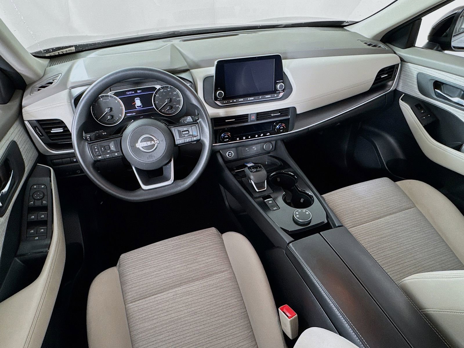 Used 2023 Nissan Rogue SV AWD/4WD image 19