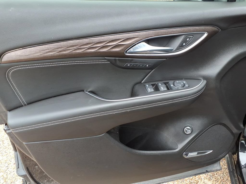 Used 2023 Buick Envision Avenir FWD image 10