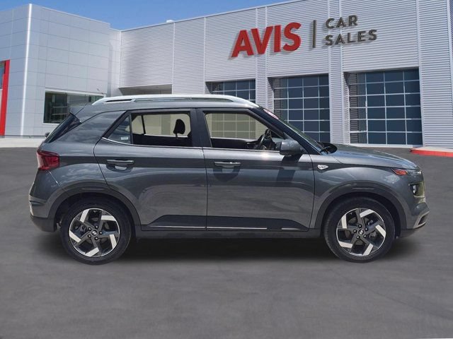 Used 2025 Hyundai Venue SEL FWD image 5