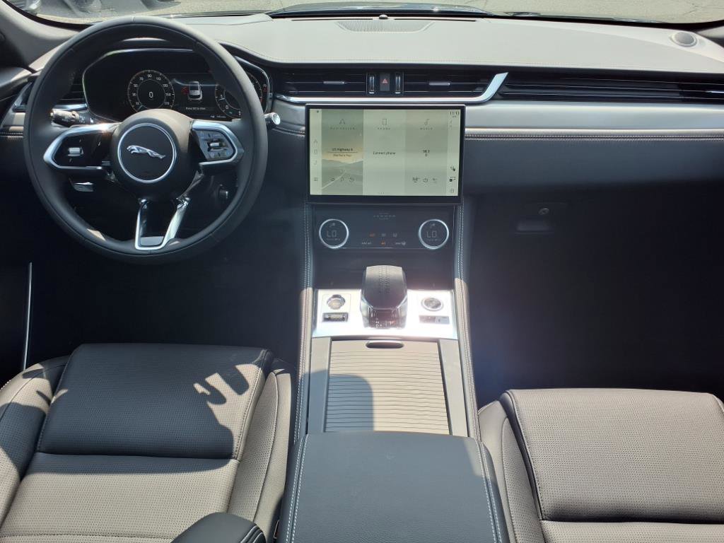 New 2026 Jaguar F-PACE R-Dynamic S image 4