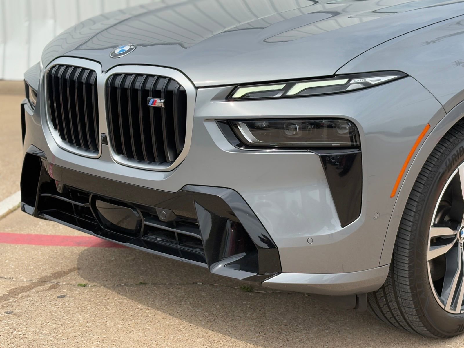 Used 2023 BMW X7 M60i w/ Executive Package AWD/4WD image 11