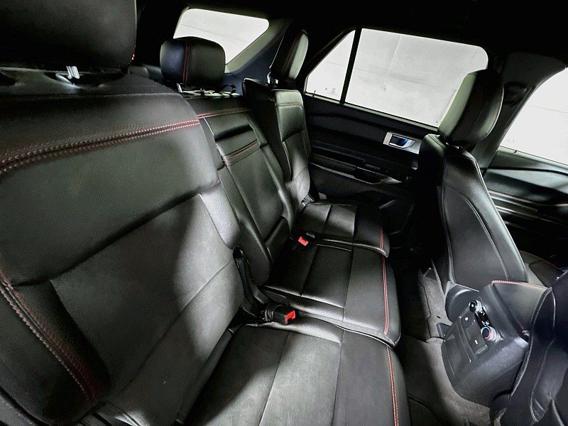 Used 2023 Ford Explorer ST-Line AWD/4WD image 27