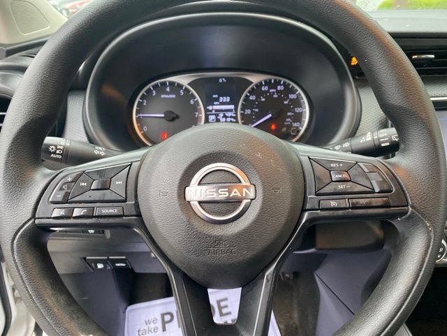 Used 2023 Nissan Kicks S FWD image 9