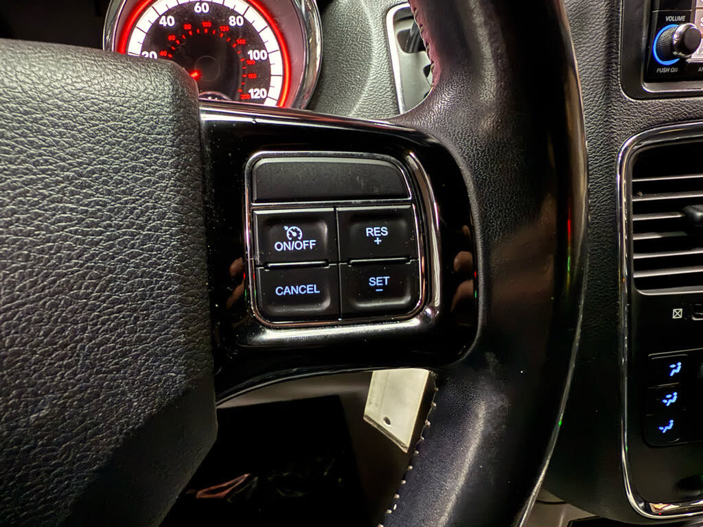 Used 2018 Dodge Grand Caravan SXT FWD image 14
